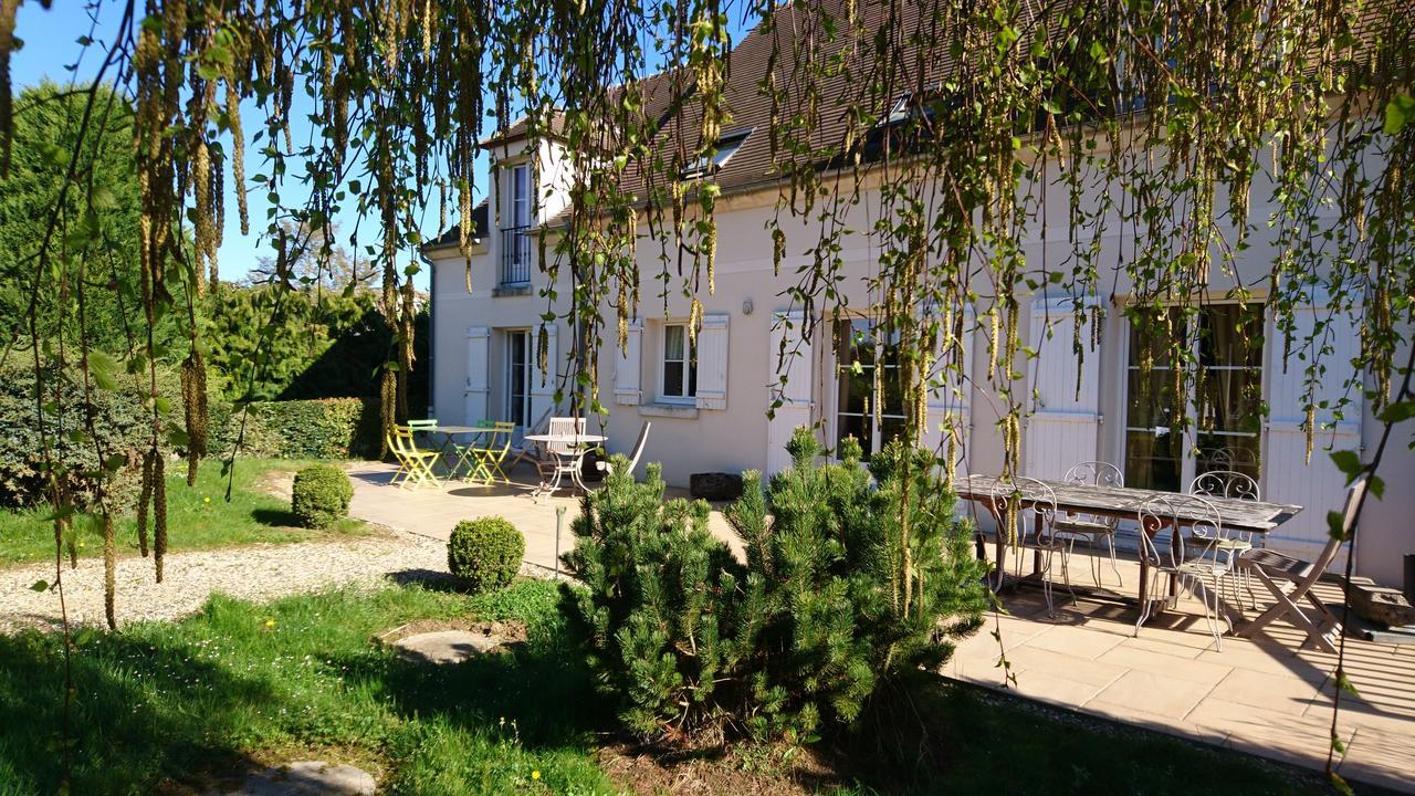 Chambre D'Elisabeth A La Ferme Montepilloy Exterior photo